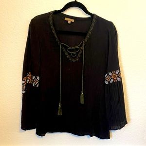Black loose top